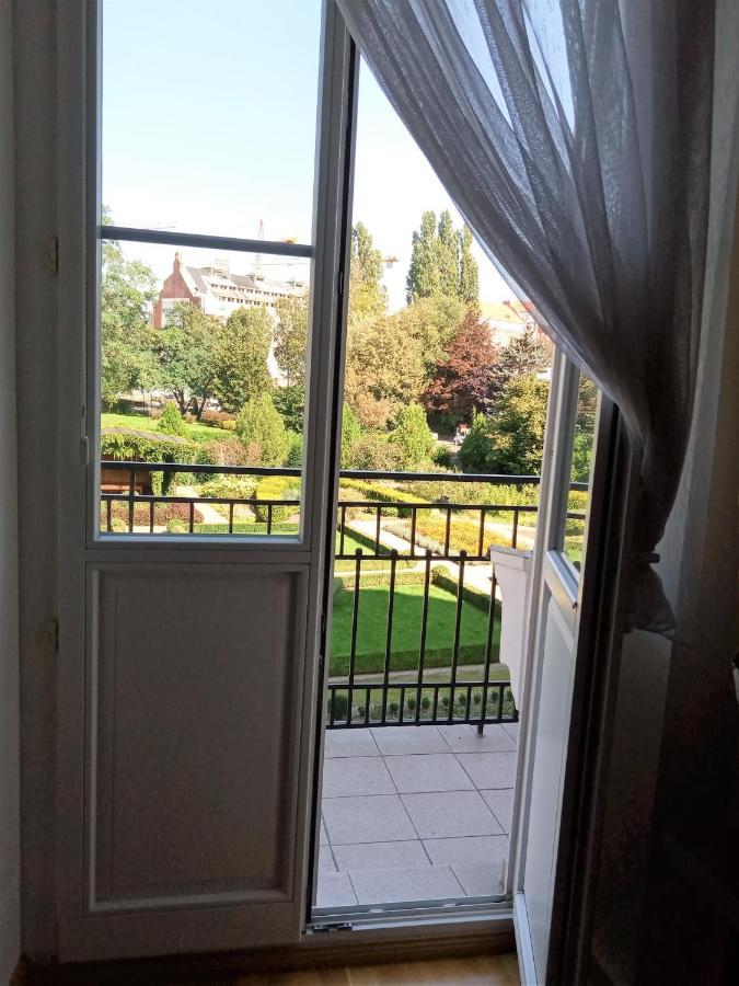 Dom Notre Dame Bed & Breakfast Wroclaw Exterior photo